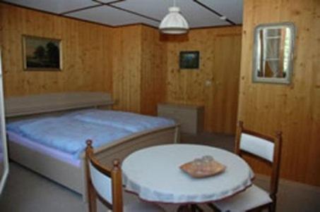 Hotel Alpenrose Saxeten Pokoj fotografie